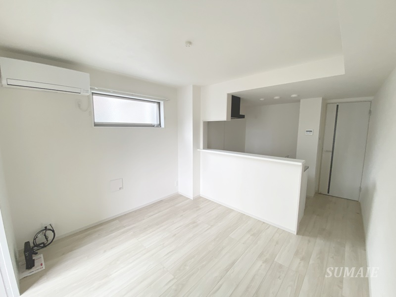 KEIAI RESIDENCE 宮原Ⅱの居間・リビング|こちらのリビングで趣味の時間をお楽しみください☆