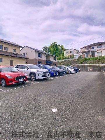 サンハイム田熊の駐車場|※掲載写真は同タイプの別号室です。実際の仕様・設備は内見時にご確認ください