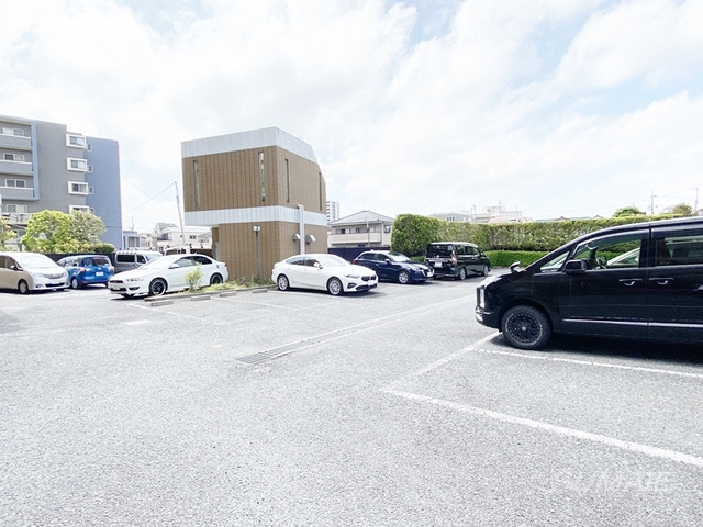 グレイスコートの駐車場|駐輪場です☆