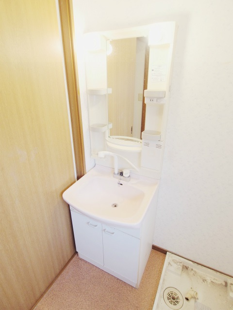 オークス天畠ハイタウンA棟の独立洗面台