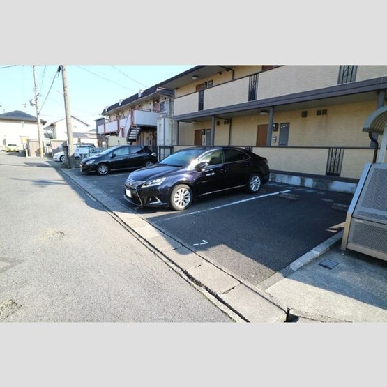 【駐車場】 | グレースランド・アイ | 駐車場の様子です。