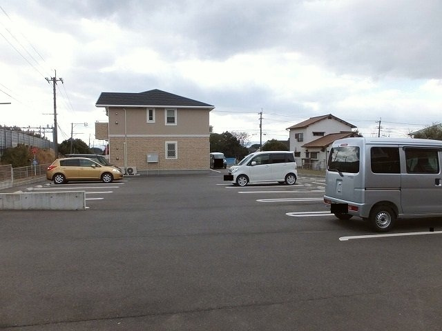 プロムナード上上津役Ｂの駐車場