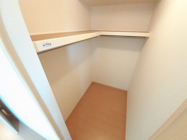 ファミール　メゾンの収納