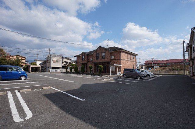 グラン　ピエールＤの駐車場