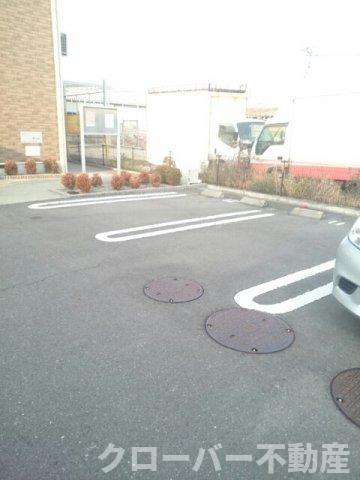ファイン　ブラザーの駐車場