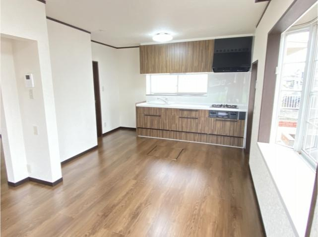 【居間・リビング】 | 阿見町中央4丁目　中古戸建