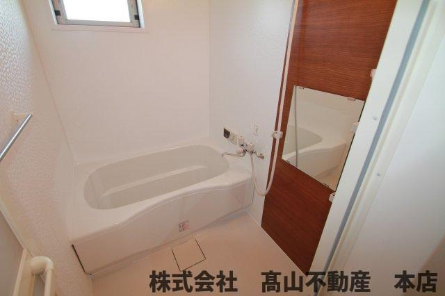 宗像市平井１丁目のアパートの浴室|※掲載写真は同タイプの別号室です。実際の仕様・設備は内見時にご確認ください