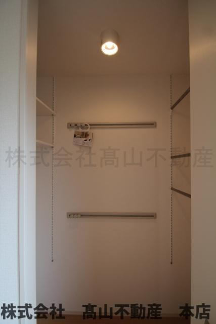 宗像市平井１丁目のアパートの収納|※掲載写真は同タイプの別号室です。実際の仕様・設備は内見時にご確認ください