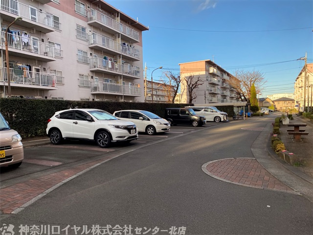 【駐車場】