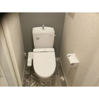 【トイレ】 | Ｇ＋ＨＯＮＭＡＣＨＩ | ※同物件他部屋写真　現況優先