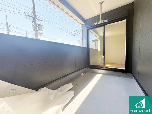 ■枚方市野村北町　第3期　新築一戸建ての洗面所|日当たりのよいバルコニー！お部屋が開放的に！