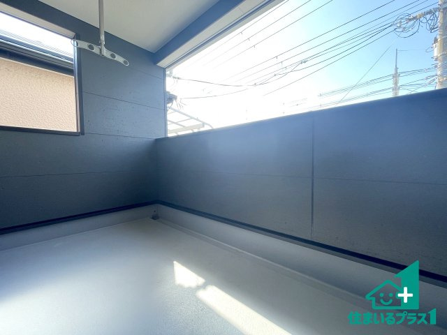 ■枚方市野村北町　第3期　新築一戸建てのバルコニー|急な雨でも安心のインナーバルコニー！