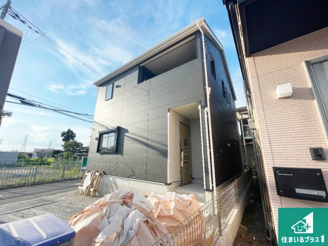 枚方市野村北町　第3期　新築一戸建ての外観|周辺は落ち着いた街並みの住宅地！子育てがしやすい住環境です！まだ未完成ですが、現地でしかわからない事もございます。是非一度ご覧ください。