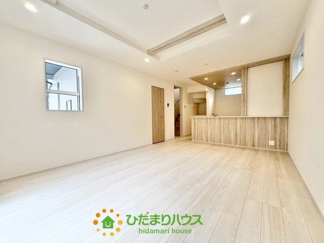 白岡市小久喜2期　新築一戸建ての居間・リビング|２０２６年９月１日　撮影