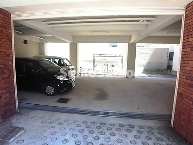 バルミー兵庫Ⅱの駐車場