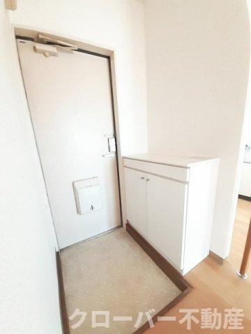 シュープ三条の玄関