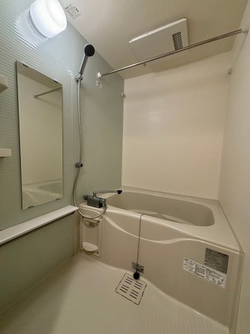 ラ・フォルム本町WESTの浴室