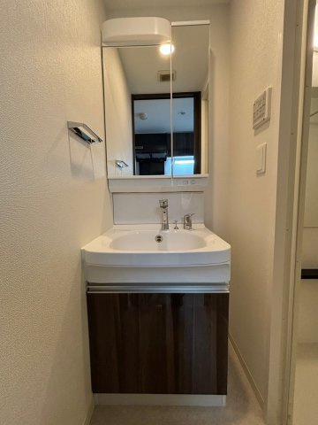 大阪市浪速区敷津東２丁目の賃貸マンションの洗面所