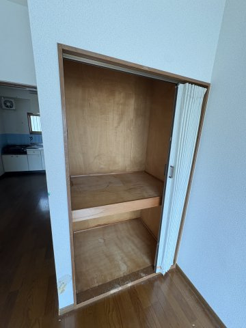 明泉寺ハイツの収納