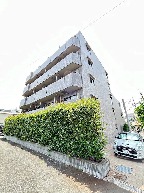 ルーブル三軒茶屋伍番館の外観