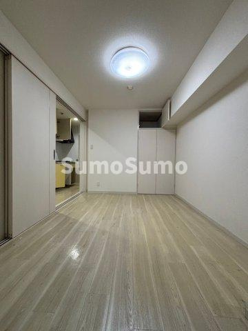 トウセン本町橋ビルの寝室