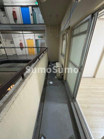 トウセン本町橋ビルのバルコニー