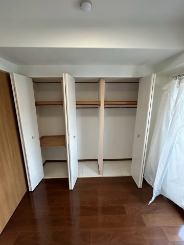 芦屋市大東町の賃貸マンションの洋室