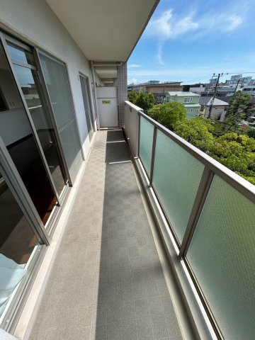 芦屋市大東町の賃貸マンションのバルコニー