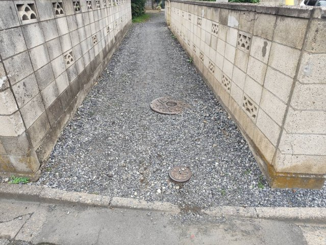 北本市北本4丁目売地の外観|現地の外観写真です。整形地で使いやすく、自由度の高い建築プランが検討可能。平坦で周辺の街並みにも調和した住みやすい環境です。