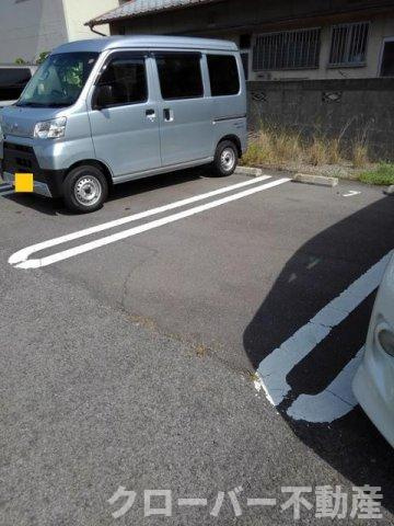 エルディム天野Ⅱの駐車場