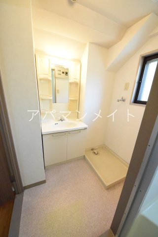【設備】 | 洗濯機置き場＆脱衣スペースです ！