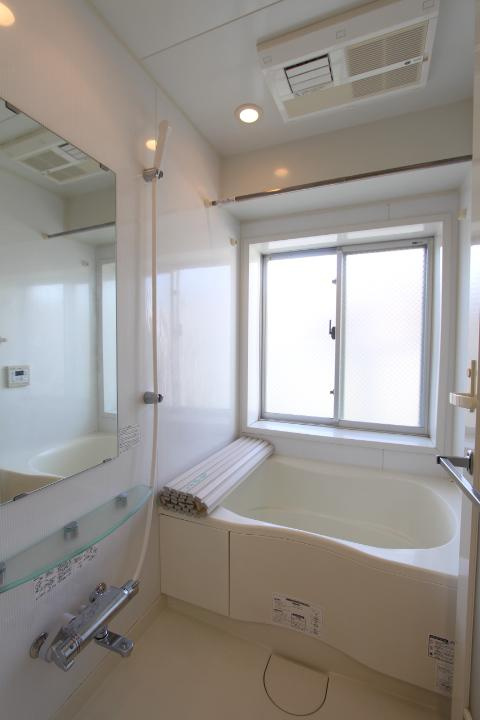 プライムアーバン三軒茶屋の浴室