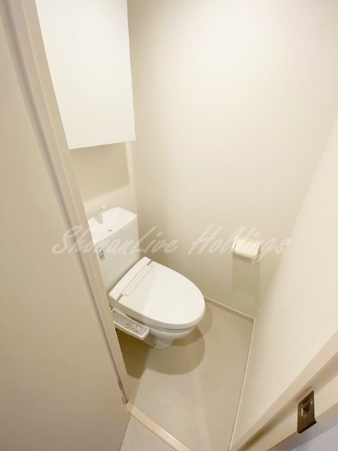 藤沢市片瀬の賃貸マンションのトイレ|清潔感のあるトイレです