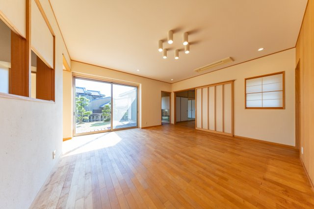 鈴鹿市磯山1丁目の居間・リビング