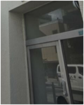 ヒヨシビルのエントランス