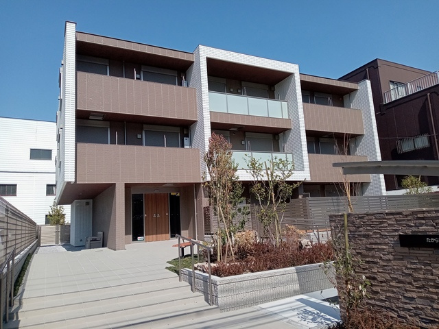 （シニア限定）たからまちVillageの外観|桜並木を望む落ち着いた住環境