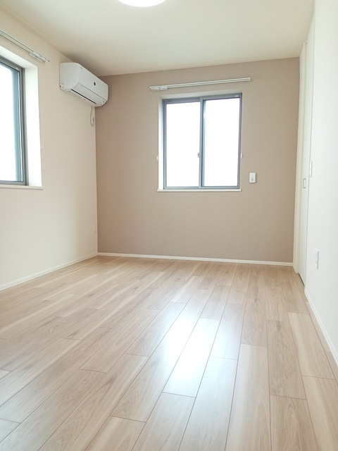 （シニア限定）たからまちVillageの寝室|角部屋、掃除のしやすいフローリング
