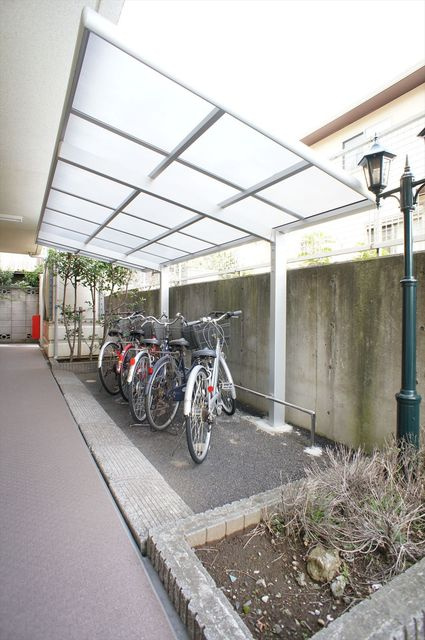 サワークレストのその他共用部分|屋根付き駐輪場あり
