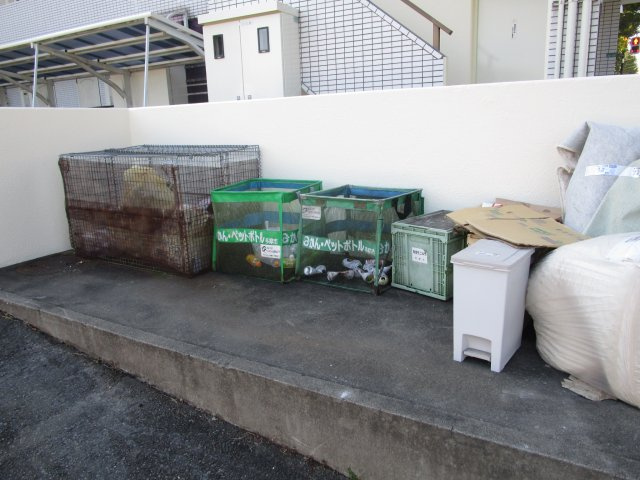 敷地内ゴミ置き場は整理整頓されていて綺麗です♪