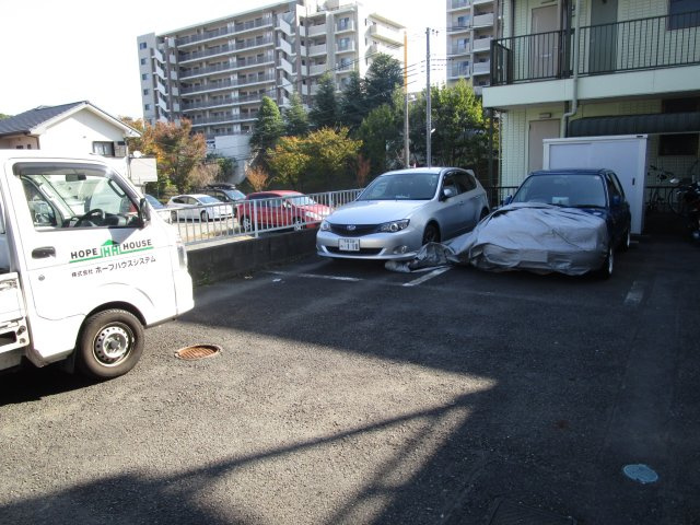 駐車場は現在満車です♪