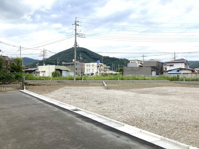 新築　桐生市東1丁目　Blooming　Garden　2号棟の外観|現地写真　2026年12月完成予定！類似物件のご内覧等、お気軽にお問合せください♪　							

　
