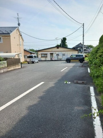 グレースアゼリアＢの駐車場