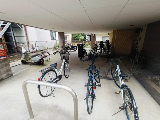 【その他共用部分】 | グランステージ足立 | 駐輪場