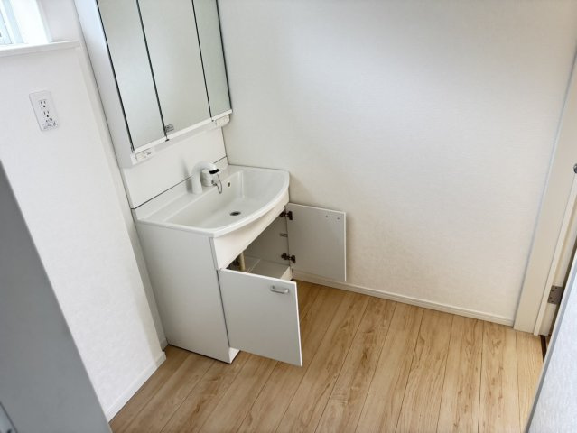 島田市　阪本　新築住宅　４SLDKの独立洗面台