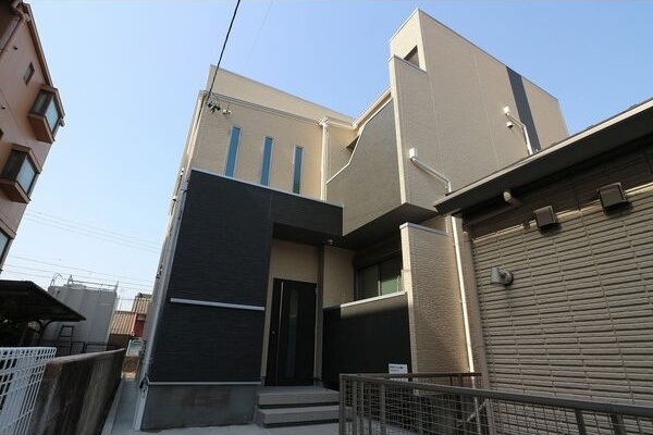 GRANDTIC Quon鳴海の外観