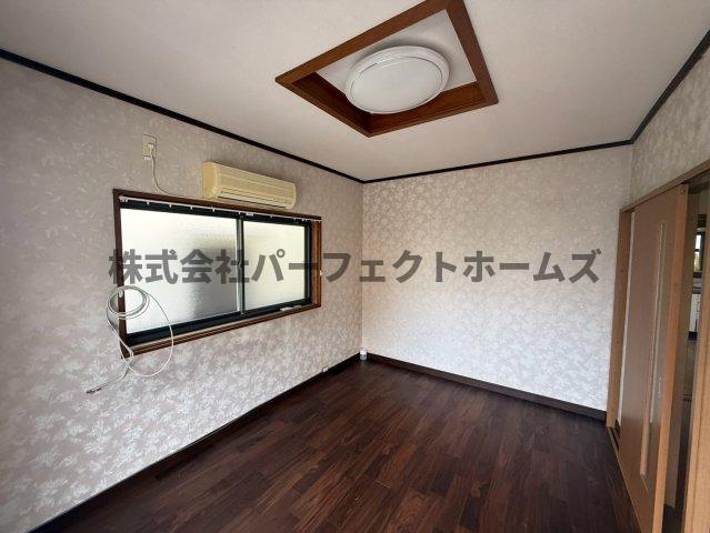 星丘2丁目戸建　賃貸の洋室|広々とした洋室です