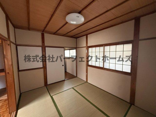 星丘2丁目戸建　賃貸の和室|和室があれば、来客や子供用のスペースとして活躍します