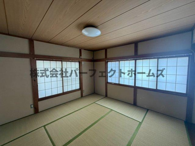星丘2丁目戸建　賃貸の和室|和室があれば、来客や子供用のスペースとして活躍します