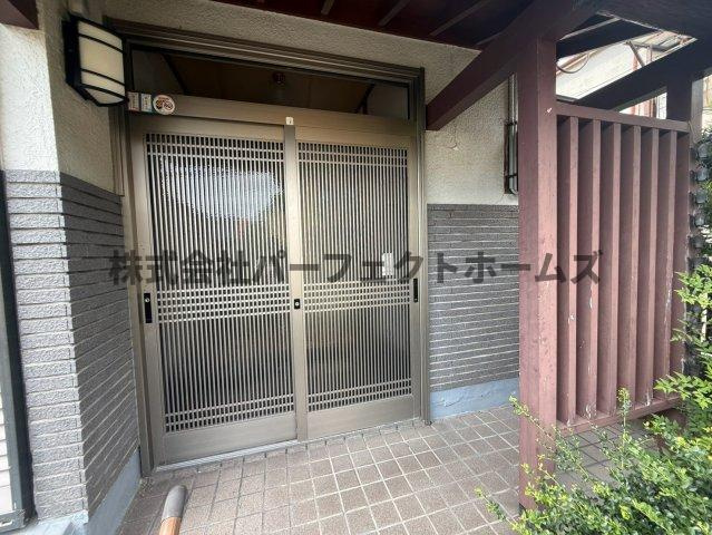星丘2丁目戸建　賃貸の玄関|きれいな玄関です