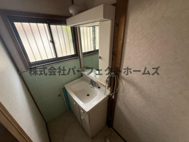 星丘2丁目戸建　賃貸の独立洗面台|独立洗面台です